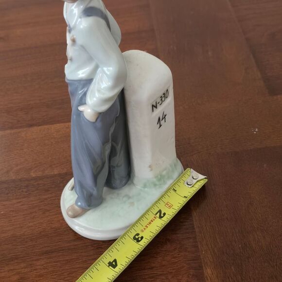 LLADRO Figurine "The Wanderer" 5400 - Traveling Boy with Hobo Sack - Picture 8 of 9